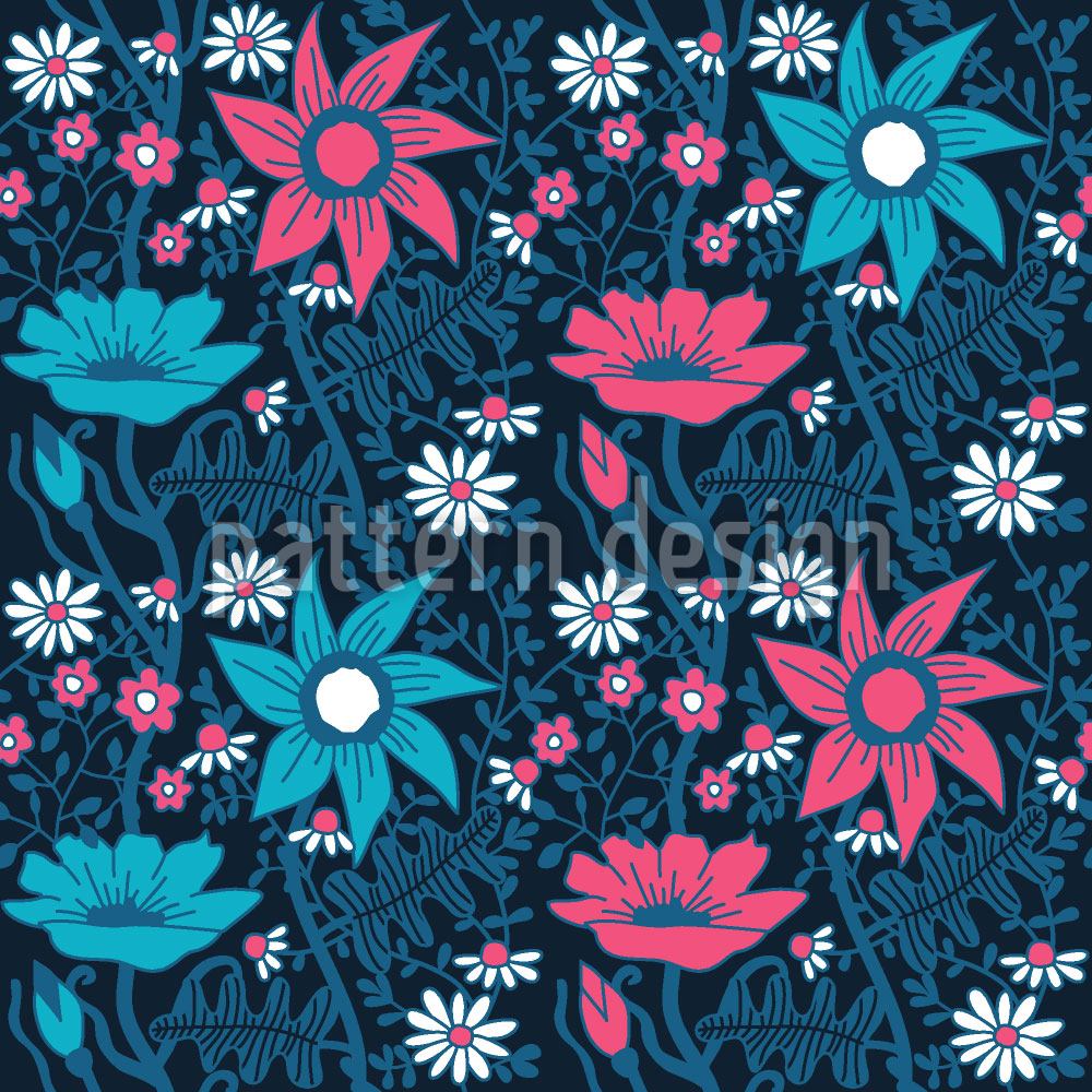 patterned-wallpaper-flowers-in-the-nightshade