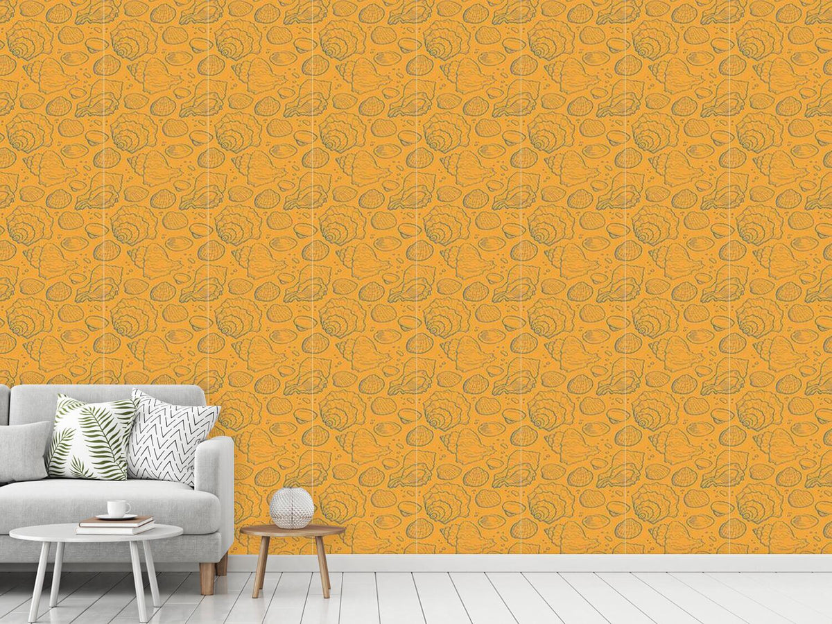 patterned-wallpaper-seashell-gold