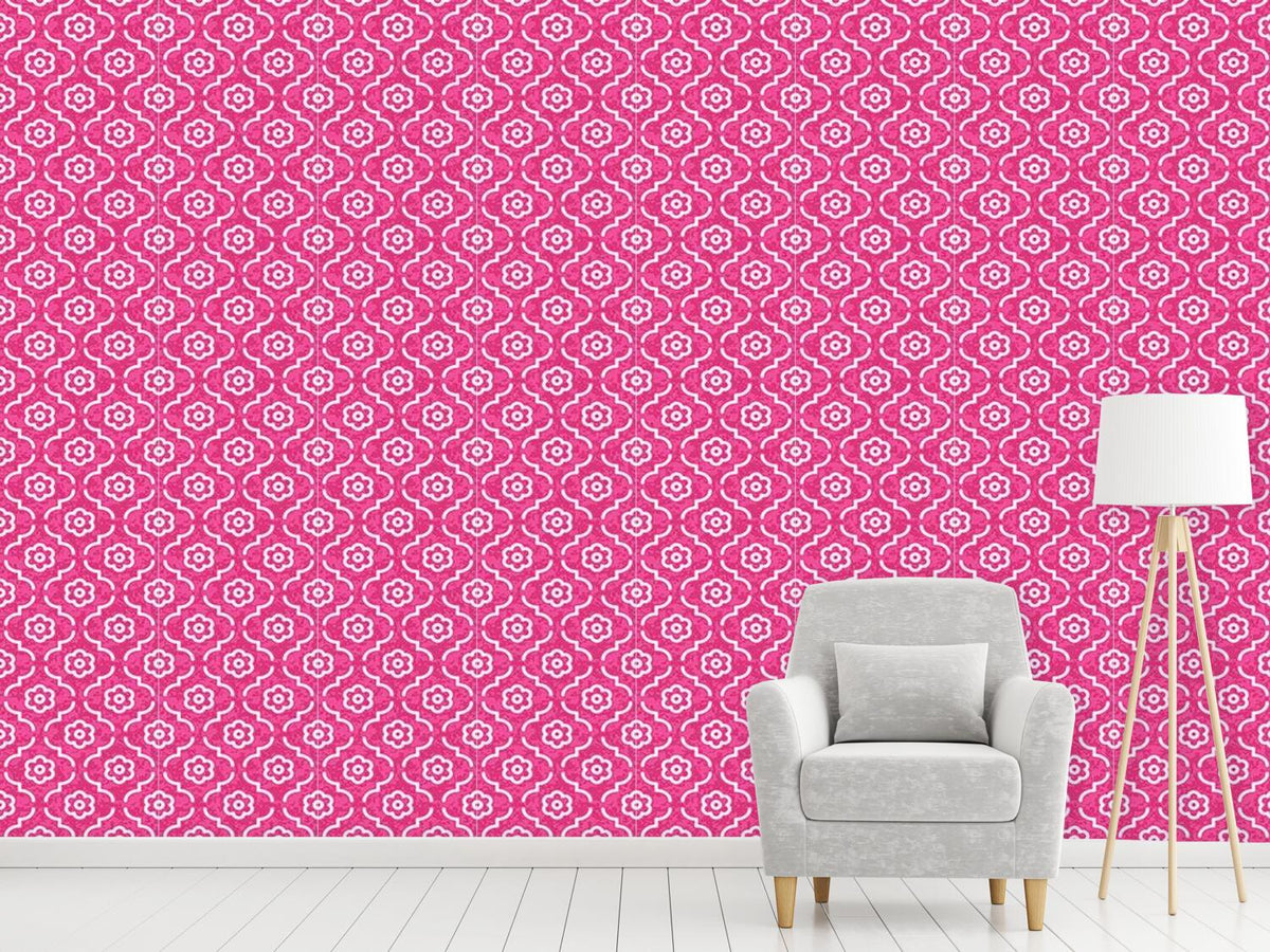 patterned-wallpaper-pink-lady-morocco