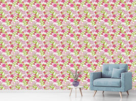 patterned-wallpaper-strawberry-paradise