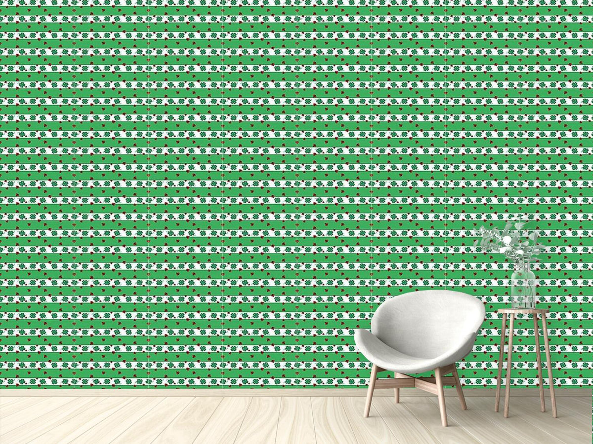 patterned-wallpaper-border-of-luck