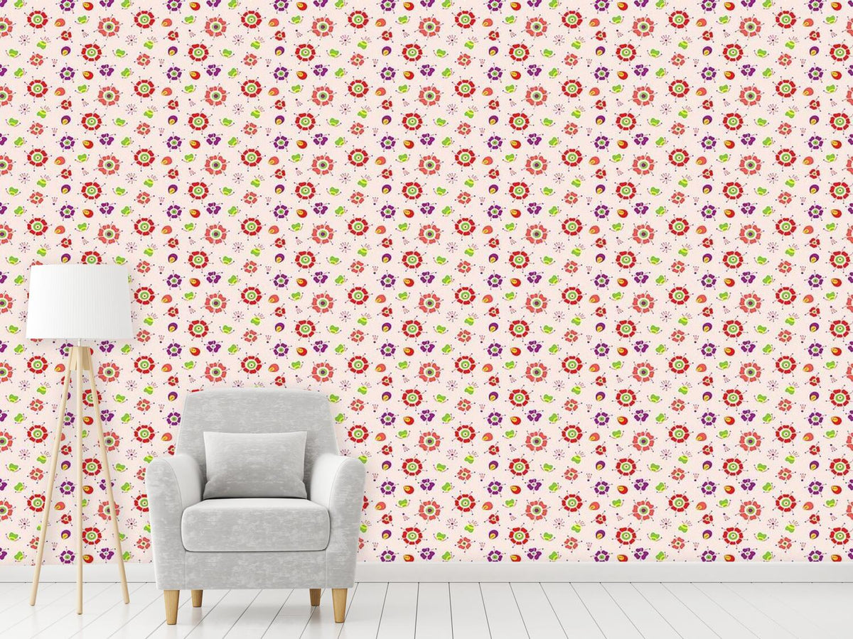 patterned-wallpaper-lady-bug