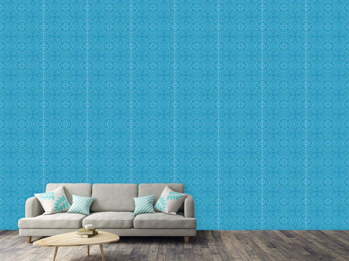 patterned-wallpaper-in-the-ballroom-of-the-ice-queen