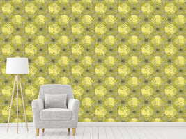 patterned-wallpaper-turning-wheels-yellow