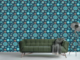 patterned-wallpaper-floret-in-chains