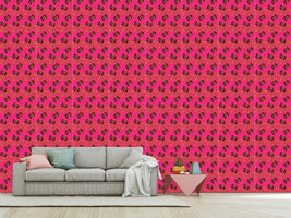 patterned-wallpaper-fancy-paisley-fuchsia