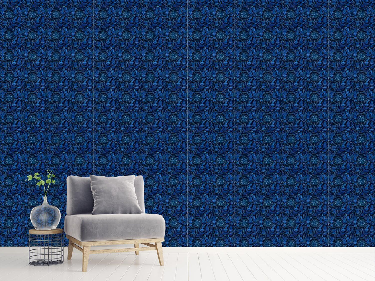 patterned-wallpaper-drink-tea-at-night